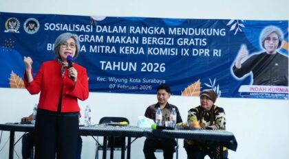 Anggota Komisi IX DPR RI, Indah Kurniawati, saat memberikan sosialisasi MBG di Surabaya (Istimewa/INFOBERGIZI.NET)